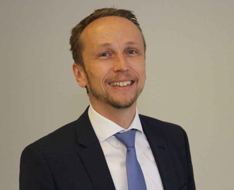 Carsten Tombers, Leiter der Hauptabteilung Produkte Leben im Konzern Versicherungskammer